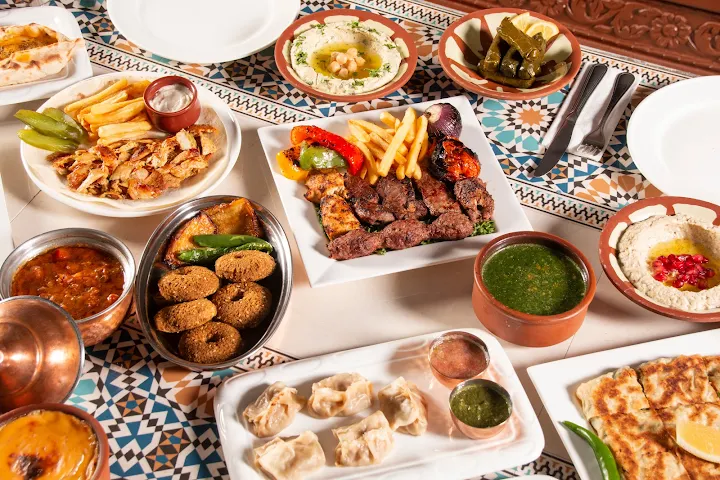 مطعم النخيل ضمن مطاعم وكافيهات موسم الرياض في شهر ديسمبر